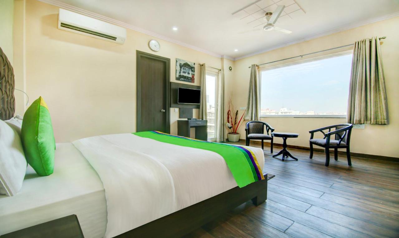 Treebo Trend Blooms Premium Hotel Gurgaon Exterior photo